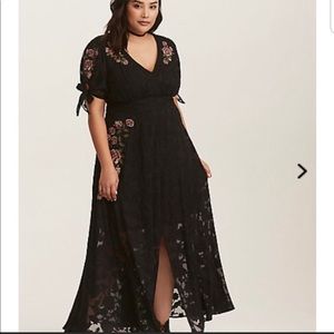 Runway Collection - Blk Floral Embroidered Chiffon